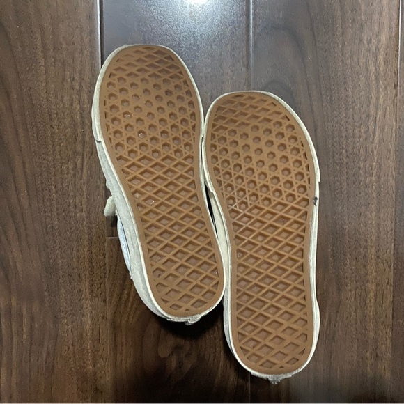 Vans Old Skool V Suede Canvas Shoe - Picture 3 of 3